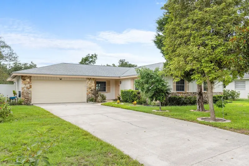 116 Beaufort Dr, FL