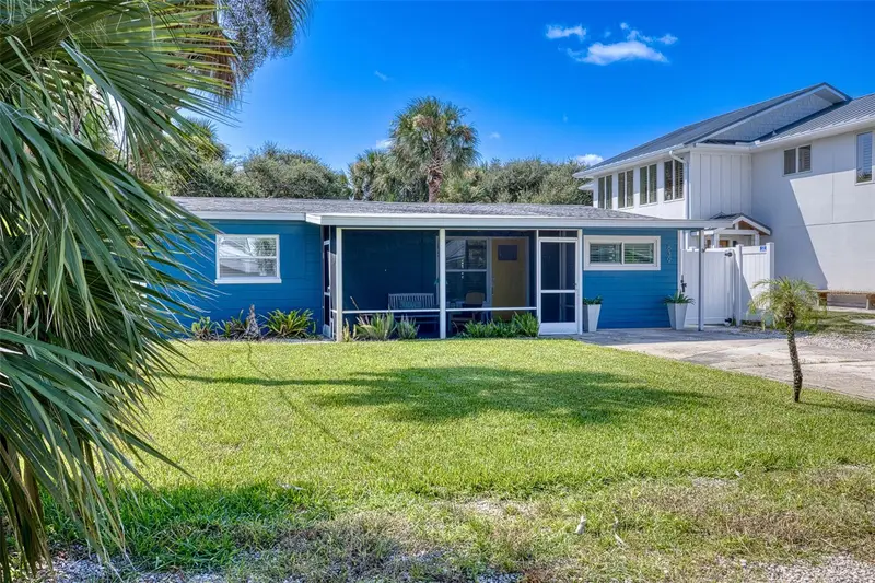 839 E 10th Ave, FL