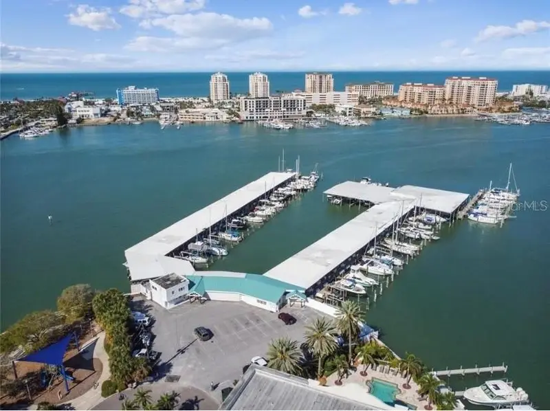 200 Windward Psge #28f, FL