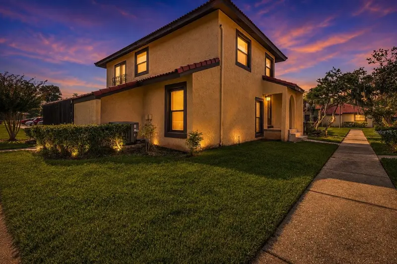 501 Hunter Cir, FL