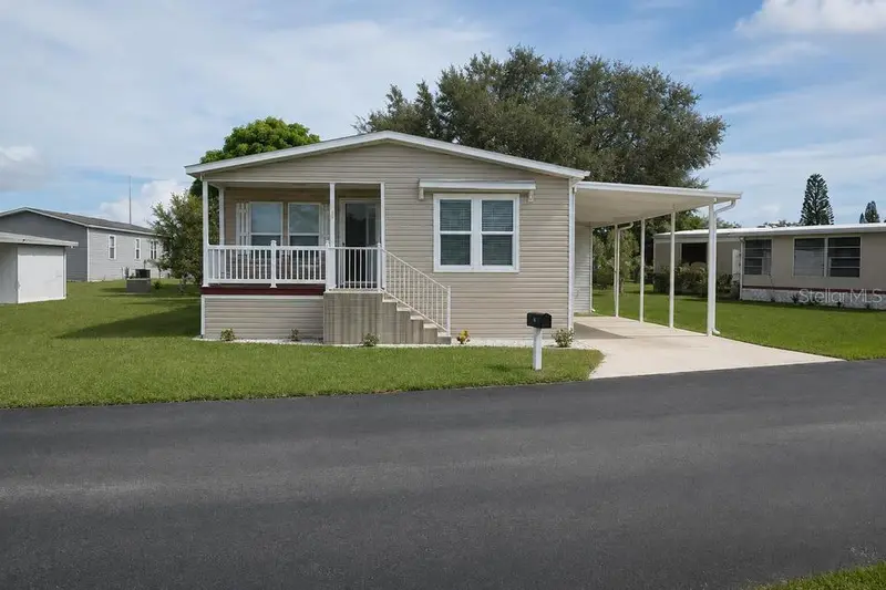 56 Manor Dr, FL