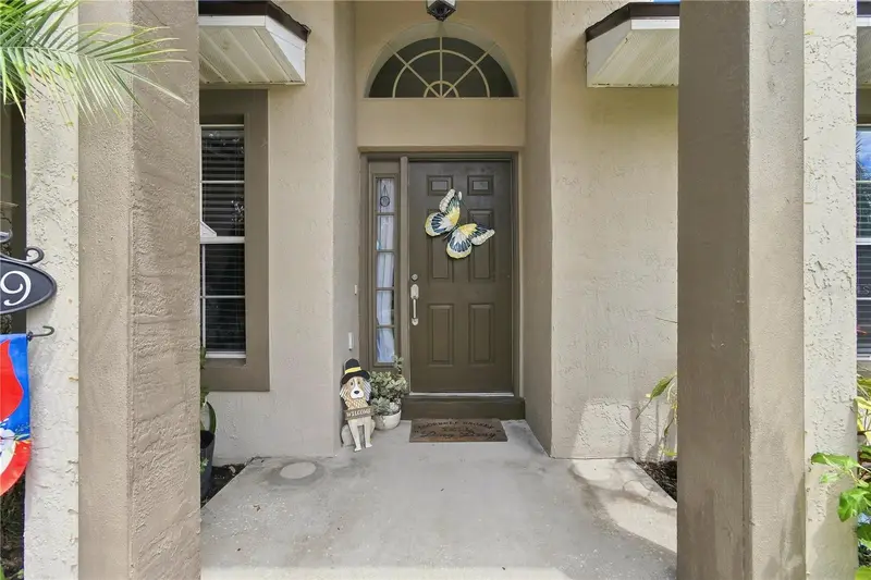 1009 Spring Loop Way, FL