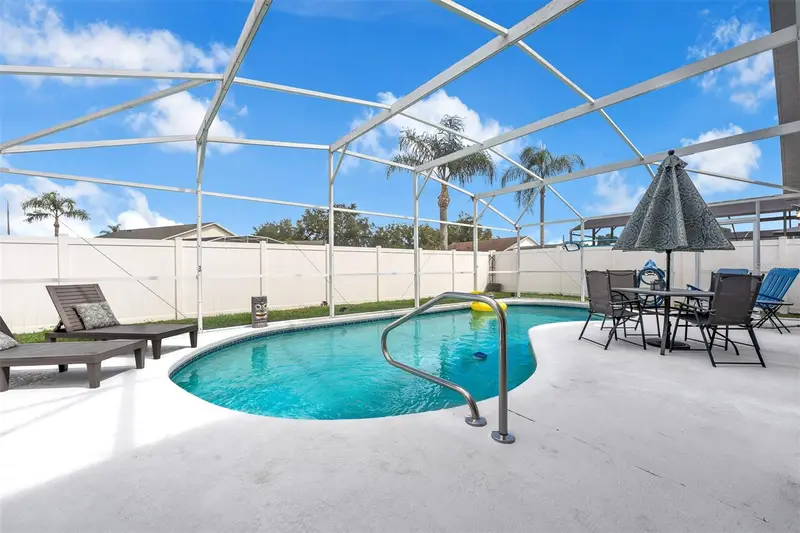 1006 Clear Creek Cir, FL