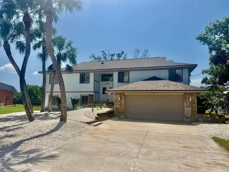 607 Ixora Ave, FL