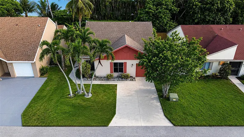 33 Peachtree Pl, FL