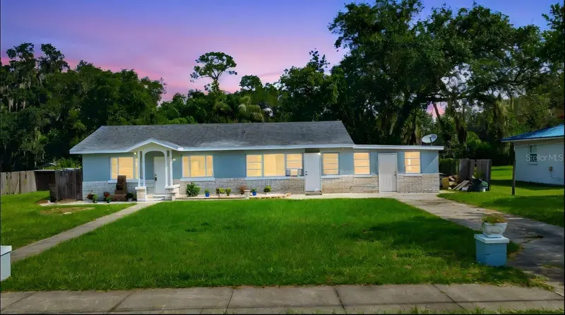 DeBary Town Center listing