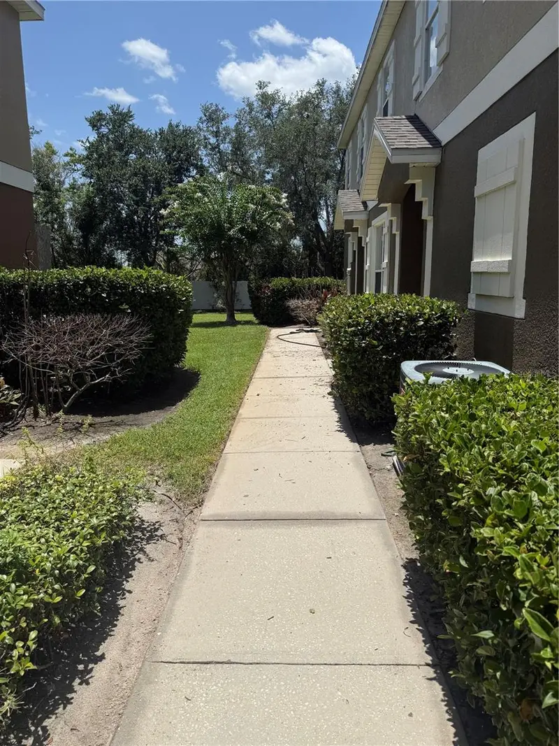 1993 Estancia Cir #B, FL