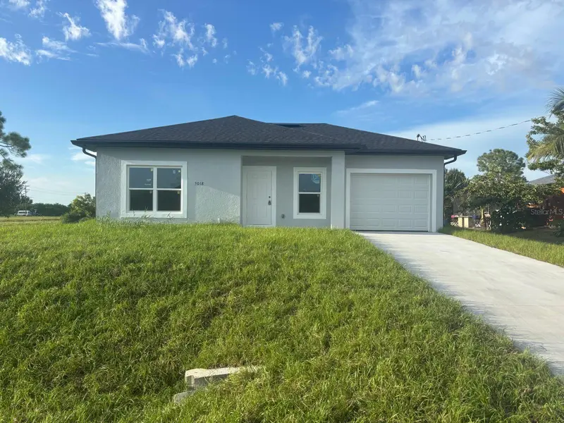 753 Pacific St, FL