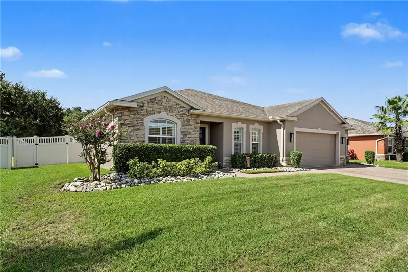 527 Copperdale Ave, FL
