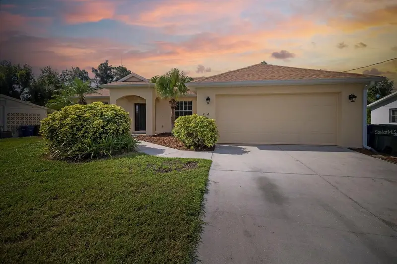 216 Hibiscus St, FL