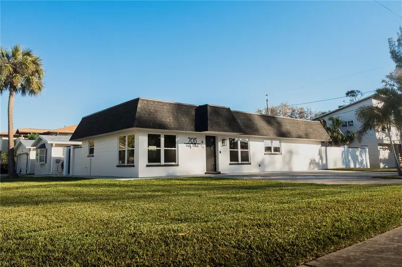 705 Gulf Blvd, FL