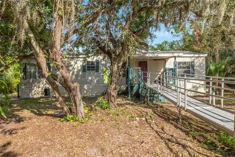 11620 E Bay Rd, FL