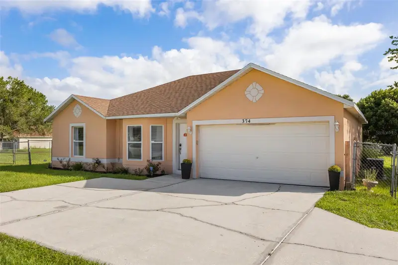 374 Colonade Ct, FL
