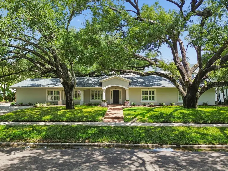2807 W Fountain Blvd, FL