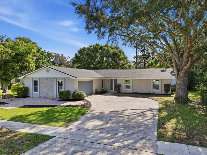 1011 Manchester Cir, FL