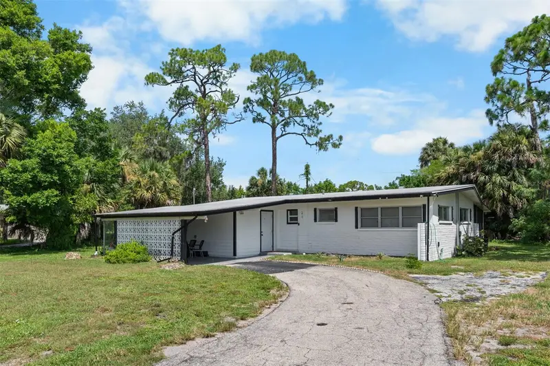 340 Timbruce Ln Nw, FL
