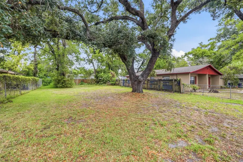 1706 E Idell St, FL