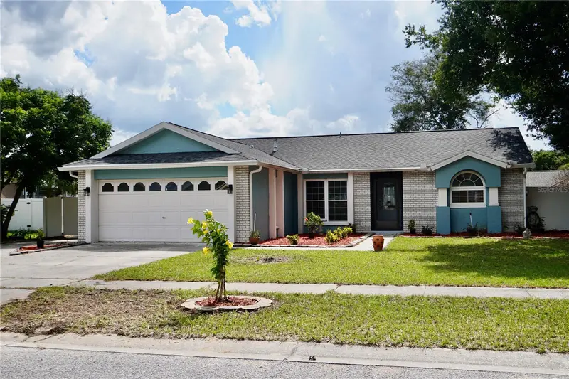 2205 Pink Grapefruit Trl, FL