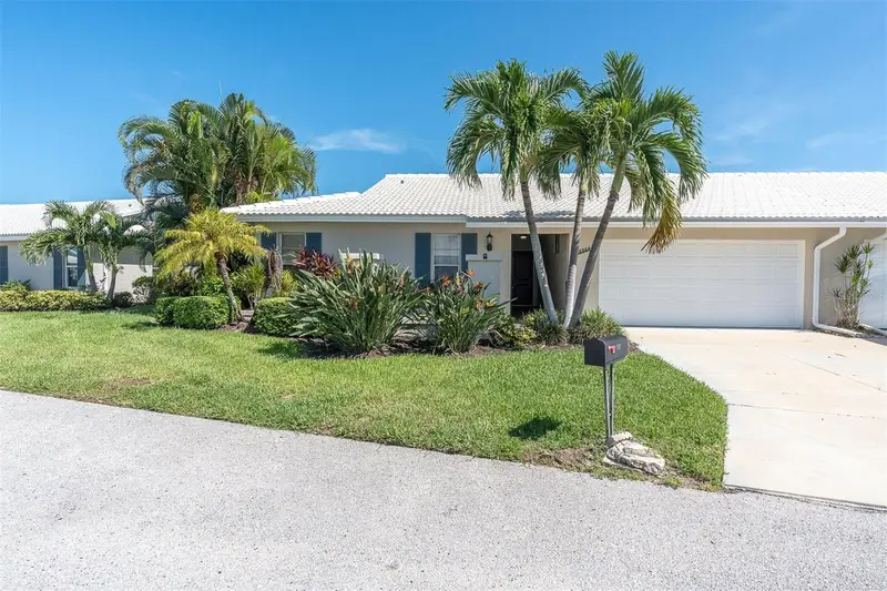 6804 W 8th Ave, FL