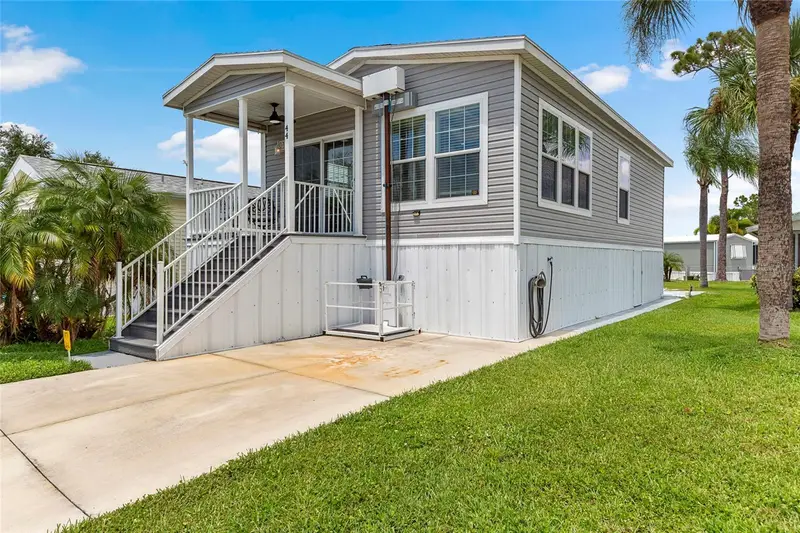 44 Crown Point Dr, FL