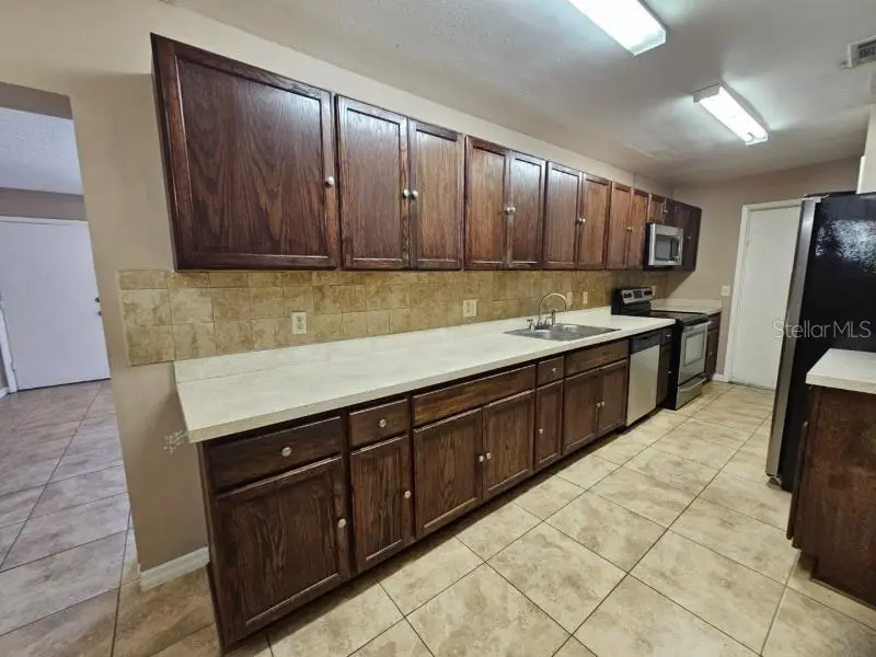 377 Brittany Cir, FL