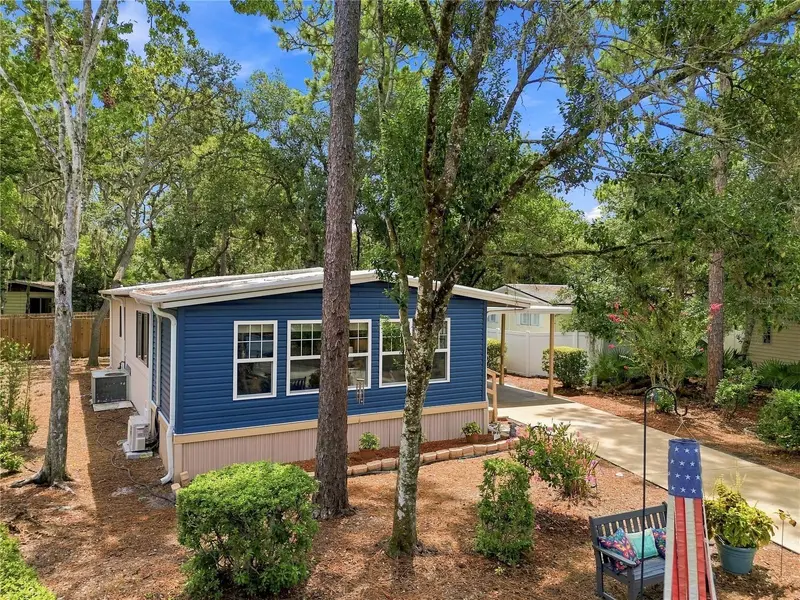 552 Pine Needle Ct, FL