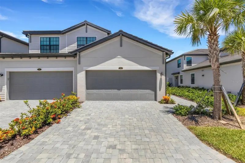 5624 Summit Pointe Cir #104, FL