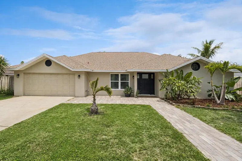 105 Tradewinds Ter, FL