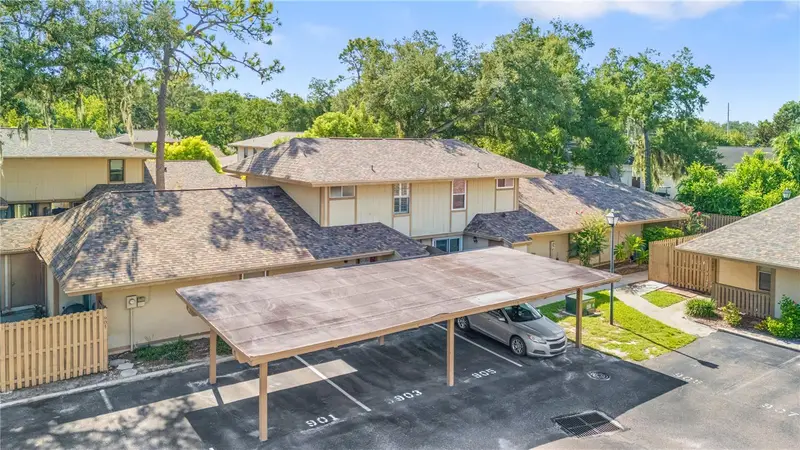 903 Buck Ct, FL