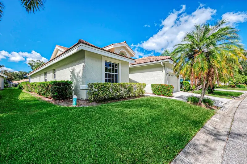 4468 Ascot Cir N, FL