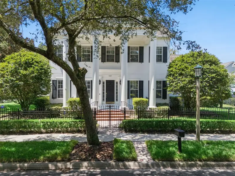 843 Oak Shadows Rd, FL