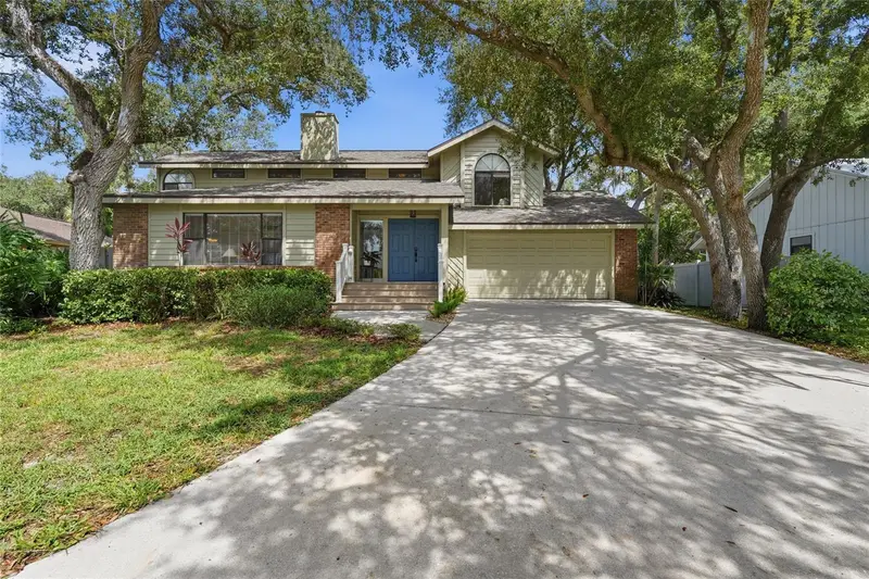 735 Forestview Dr, FL