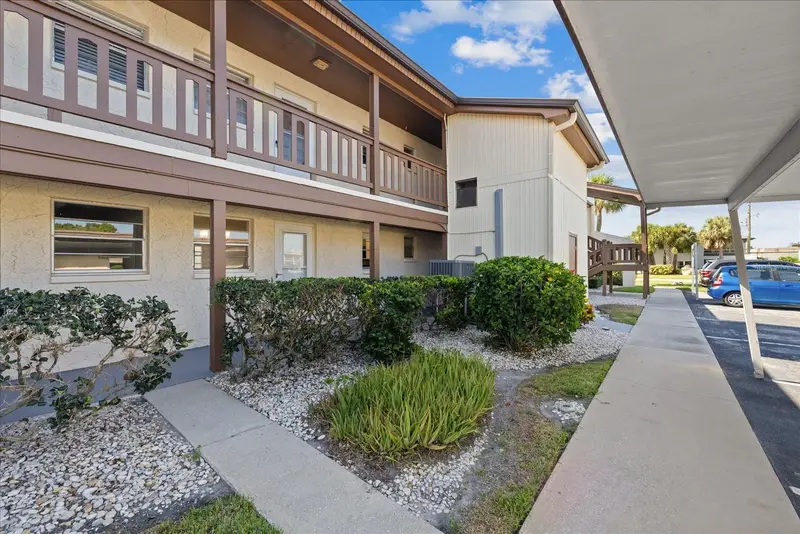 5154 Turquoise Ln #106, FL