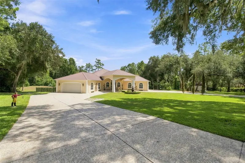 22259 Skyview Cir, FL