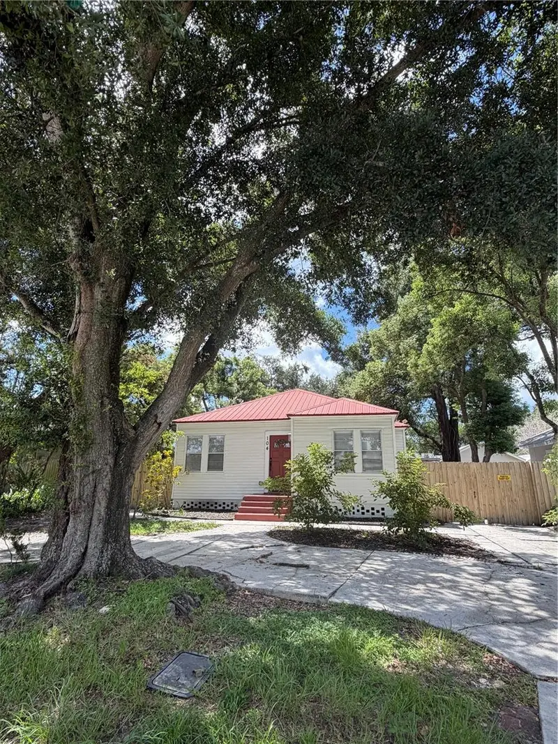 104 W Lambright St, FL