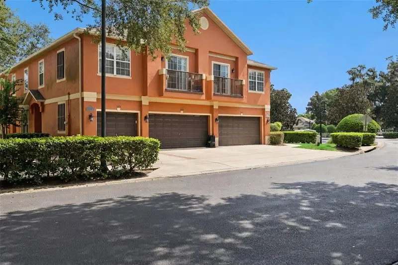 1610 Pine Oak Trl, FL