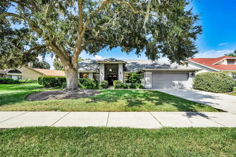 802 Centerwood Dr, FL