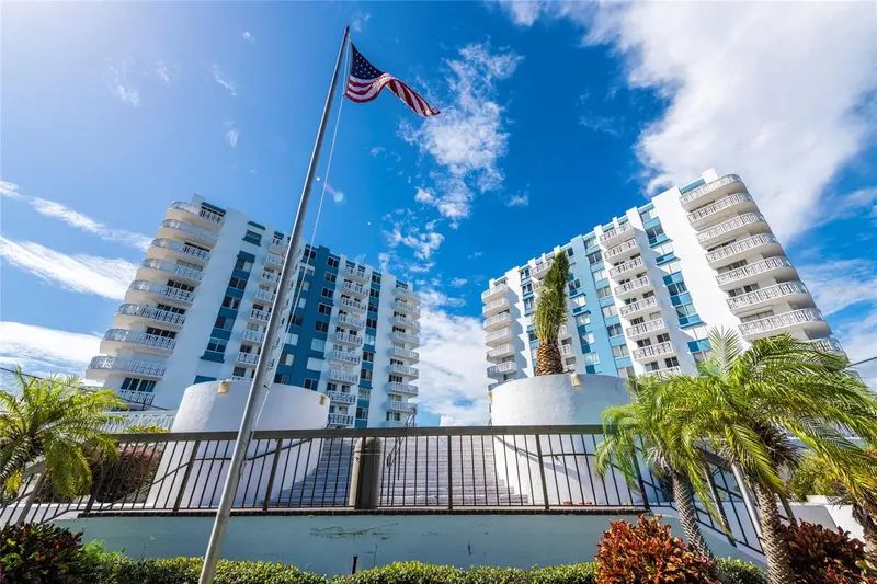 935 N Halifax Ave #1105, FL