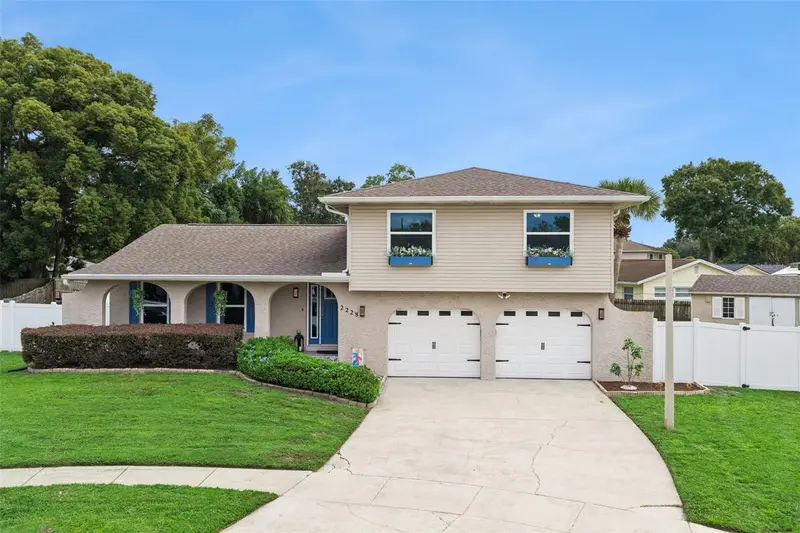 2228 King Charles Ct, FL