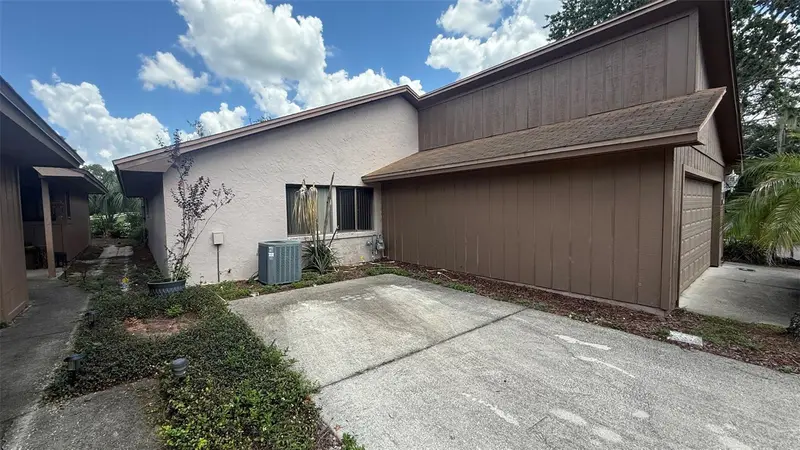 250 Raintree Dr, FL