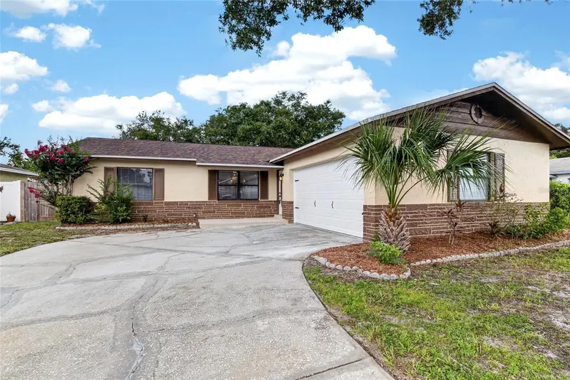 1006 Saxon Ct, FL