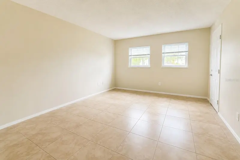 828 Sky Lake Cir #B, FL