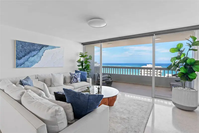 70 Kings Court #17c, PR