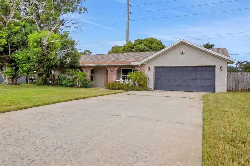 169 Leisure Cir, FL