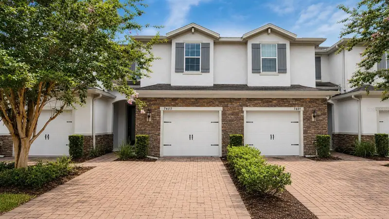 7605 Aloma Pines Ct #7605, FL