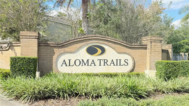 7605 Aloma Pines Ct #7605, FL