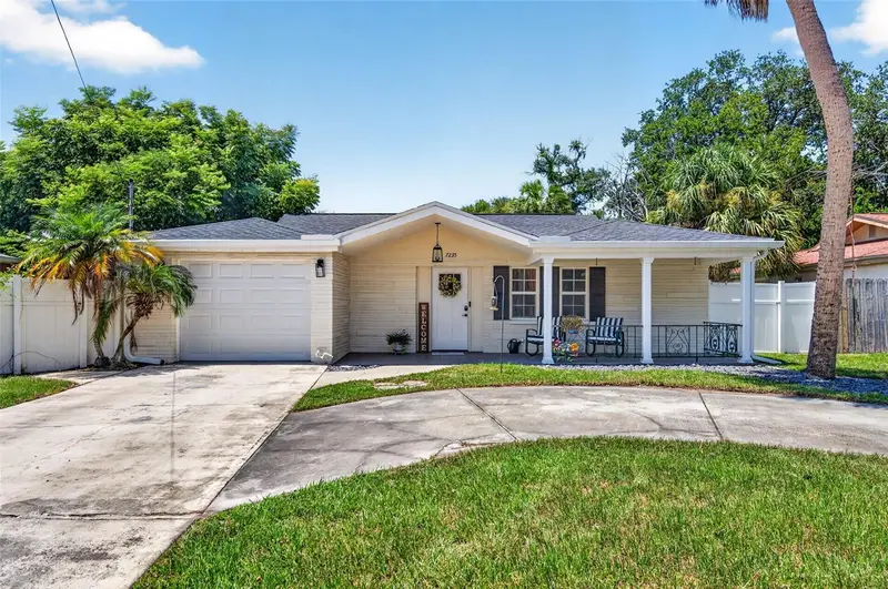 7235 Astor Dr, FL