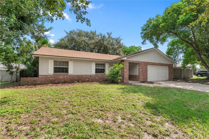 1723 Canterbury Cir, FL