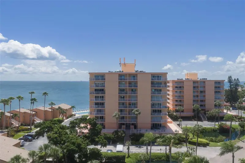 7430 Sunshine Skyway Ln S #405, FL
