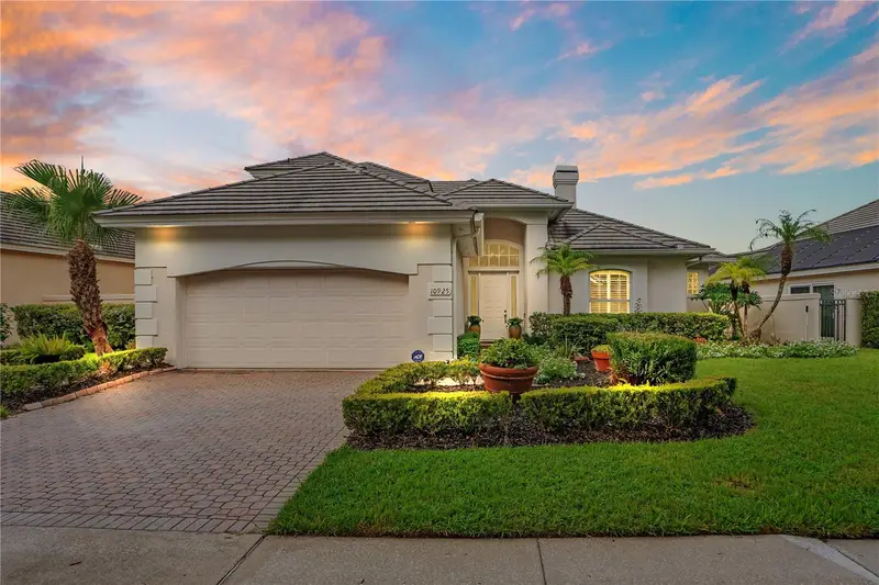 10925 Woodchase Cir, FL